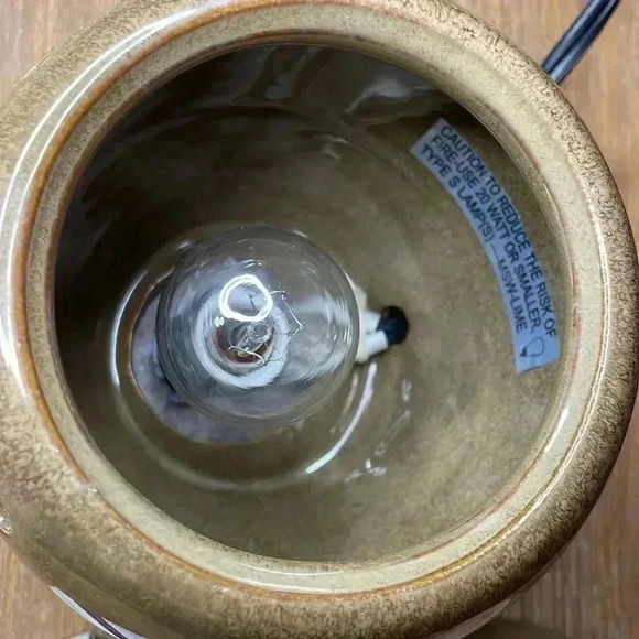 Scentsy Mid-Size Limestone Electric Wax Melter Wax Warmer with Extra Bulb - Picture 8 of 14